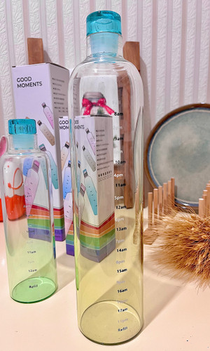 بطری پیرکس رنگی سبز، خرید بطری شیشهای وارداتی، بطری دتاکس واتر، بطری آب پیرکس یک لیتری، بطری آبلیمو و آبغوره مقاوم